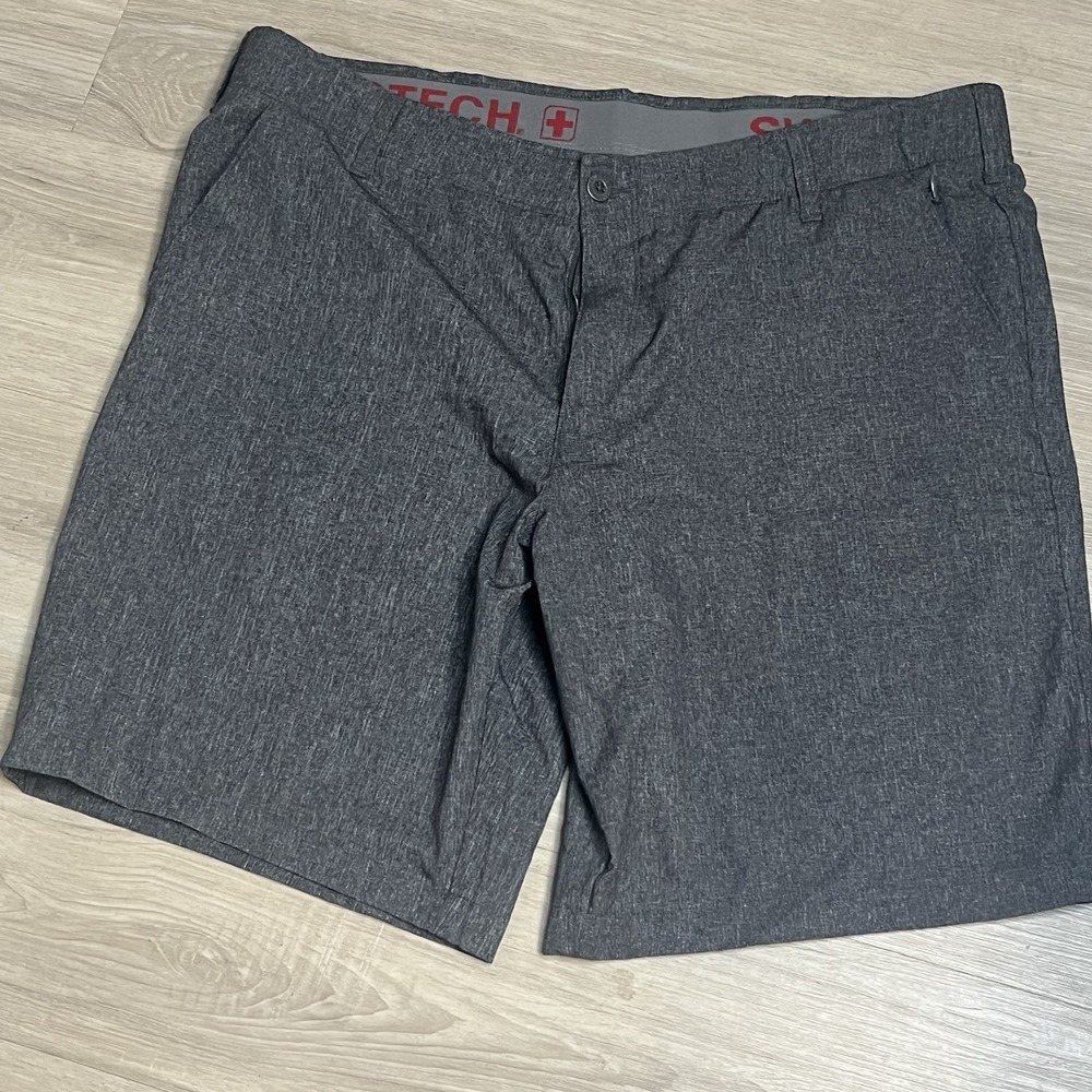 Swiss Tech Men's Shorts Size 38 Gray Stretch Outdoor Travel / Hiking / Golf